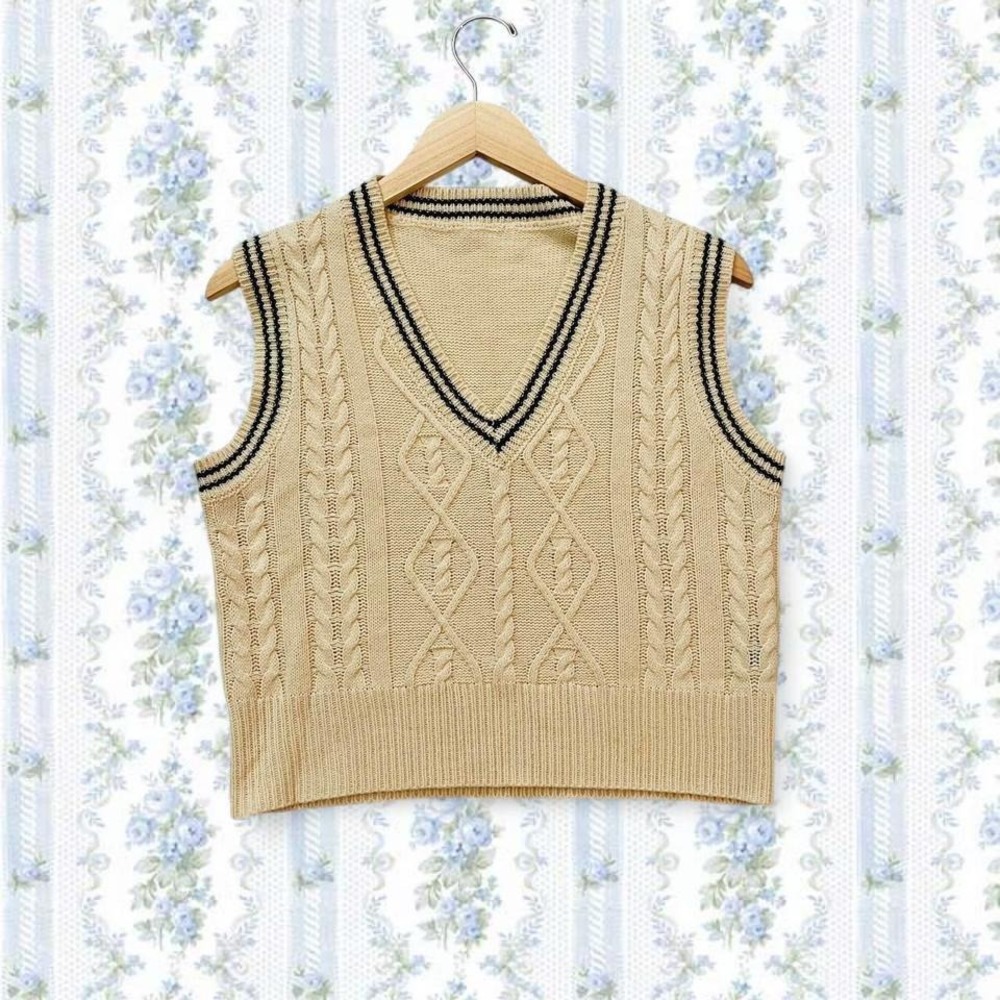 SHEIN Women's Medium Cream and black knitted v-neck sweater vest